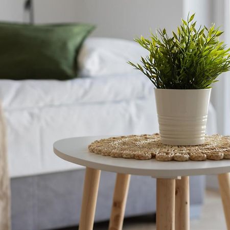 Ursus Sunny Studio For 4 Guests With Parking & Balcony By Noclegi Renters Varsó Kültér fotó