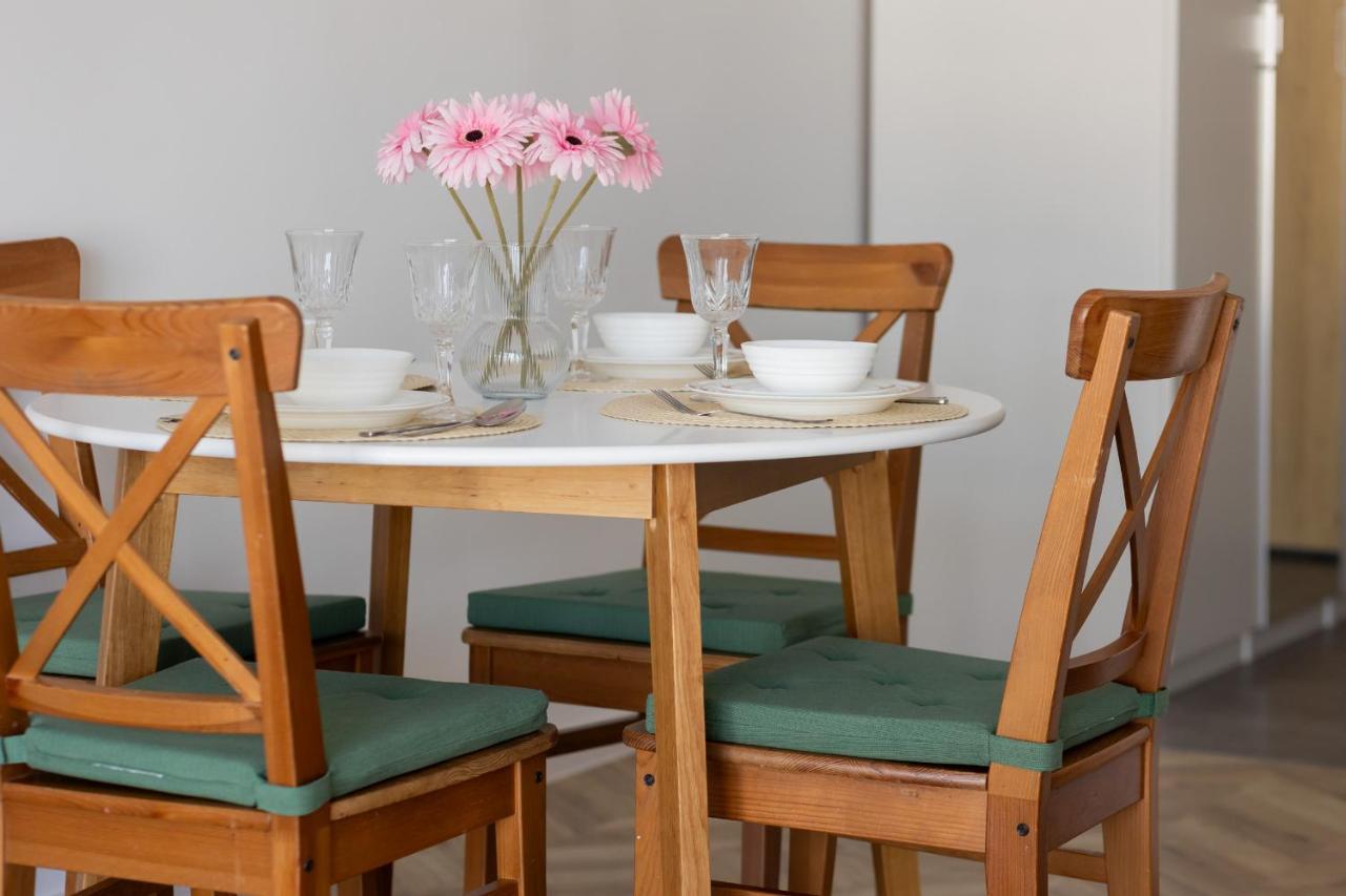 Ursus Sunny Studio For 4 Guests With Parking & Balcony By Noclegi Renters Varsó Kültér fotó